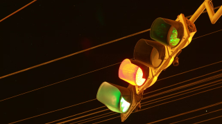 Γιατί τοποθετείται ο ελληνικός σταυρός στα φανάρια