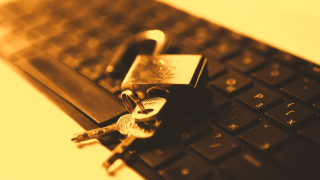 Λογιστής εξαπατούσε Ρομά από όλη την Ελλάδα με λεία εκατομμυρίων