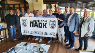 Η βράβευση του Βάιου Καρέτσα, οι φανέλες με το 9 και το 10 για τους γιους του και η ιστορία με το... Metropolis 95.5 (vids)