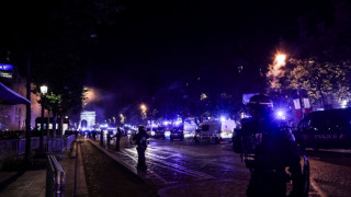 Παρίσι: Οδοφράγματα, φωτιές και πεταμένα ποδήλατα στους πανηγυρισμούς (vid)