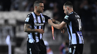 Η βράβευση της γυναικείας ομάδας ποδοσφαίρου του ΠΑΟΚ στον σπουδαίο Βιεϊρίνια