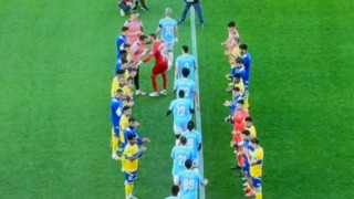 Κύπρος: Αναγνώριση από τους παίκτες του ΑΠΟΕΛ-Έκαναν pasillo στην Πάφο