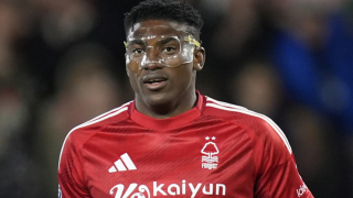 Τάιβο Αβονίγι: Σε τεχνητό κώμα ο επιθετικός της Νότιγχαμ που χτύπησε στο δοκάρι