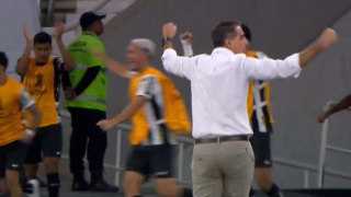 Η Μποταφόγκο σκοράρει και ο Ρενάτο έκανε με χειρονομία προς τις κερκίδες