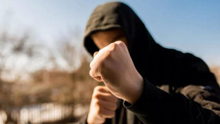 Οπαδικό επεισόδιο στον Βόλο: Θύμα άγριου ξυλοδαρμού 18χρονος επειδή φορούσε φανέλα ομάδας