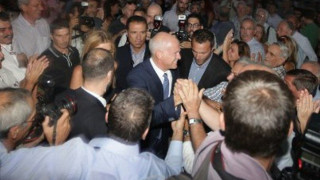 Μεγάλη ένταση στο Ζάππειο: Αποθέωση για Παπανδρέου, αποδοκιμασίες για Βενιζέλο