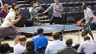 Στο... πινγκ πονγκ το έριξε ο Κουφός! 