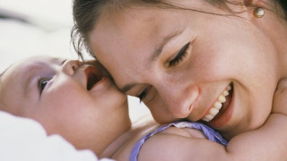 Επίδομα μητρότητας για πρώτη φορά στις ελεύθερες επαγγελματίες