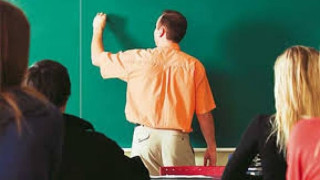 Αποζημίωση σε καθηγητή επειδή τον... ταλαιπωρούσαν οι μαθητές του!