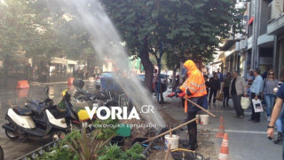 Θεσσαλονίκη - ΕΚΤΑΚΤΟ: Πλημμύρισε η Ερμού από διαρροή αγωγού (ΒΙΝΤΕΟ)