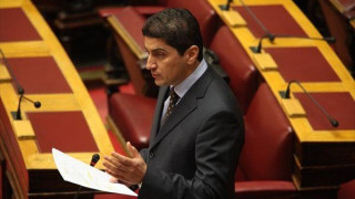 «Η Κυβέρνηση παγώνει όλα τα δημόσια έργα για τις δημόσιες συμβάσεις»