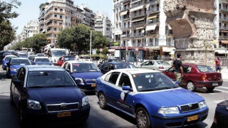 Δ. Θεσσαλονίκης: Πρόταση μείωσης 10% στα κόμιστρα των ταξί λόγω ΟΑΣΘ