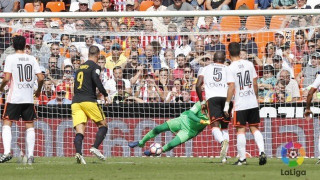 Με πολύ απλά λόγια... Ο Ντιέγκο Αλβες είναι ΑΝΙΚΗΤΟΣ!!! (vids)