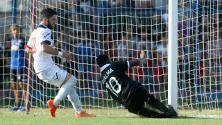 Χωρίς γκολ, ύποπτο βοηθό και ντεφορμέ Ίβιτς, πού πας…