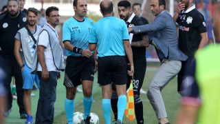 Της κακομοίρας: Τελικά    είναι ζήτημα ένα σφύριγμα