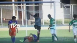 Τερματοφύλακας                       έσπασε το κρανίο αντιπάλου! «vid»