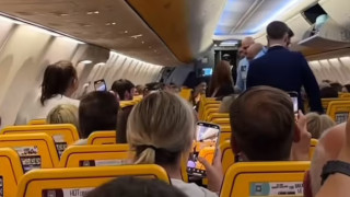 Χαμός σε πτήση της Ryanair: Μεθυσμένη έλεγε ότι κρατά... βόμβα