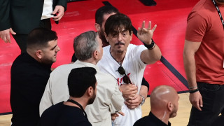 Χαμός με Γιαννακόπουλο στο ΣΕΦ: Συνθήματα και χειρονομίες στην κερκίδα