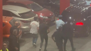 Η στιγμή της αποχώρησης του Γιαννακόπουλου από το ΣΕΦ