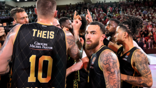 «Βόμβα» από τον Μάικ Τζέιμς: Στα πρόθυρα... διαζυγίου με τη Μονακό!