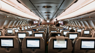 Απίστευτο: Παρίστανε τον αεροσυνοδό για να ταξιδεύει τσάμπα- Πέταξε 34 φορές