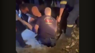 Θεσσαλονίκη: Σφήνωσε σε φρεάτιο για να... προστατευθεί από το κρύο