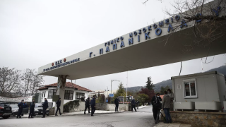 17χρονη έπεσε από τον 1ο όροφο του «Παπανικολάου»: Σε κρίσιμη κατάσταση η ανήλικη