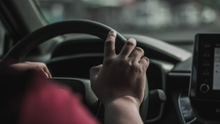 Για ποιο... αξεσουάρ κινδυνεύουν οι οδηγοί με πρόστιμο 200 ευρώ