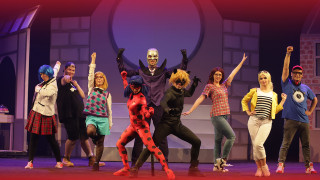Η θεατρική παράσταση «MIRACULOUS: Ιστορίες των Ladybug & Cat Noir» κάνει περιοδεία σε όλη την Ελλάδα!