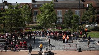 Οι οπαδοί της Λίβερπουλ τιμούν τη μνήμη του Ζότα στο Άνφιλντ