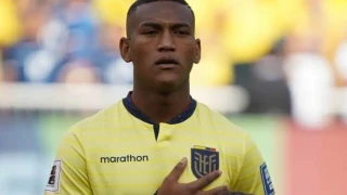 Εκτός από την περίπτωση του Γκρουέσο, βλέπει και κάτι ακόμη για τα χαφ ο Αρης