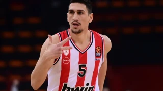 Ολυμπιακός: Παραμένει στο λιμάνι ο Λαρεντζάκης