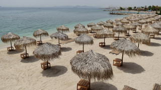 Χαλκιδική: Σύλληψη επιχειρηματία on camera για καταπάτηση παραλίας