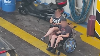 Καταγγελία-ΣΟΚ: Παιδί ΑμεΑ ταξίδεψε στο γκαράζ πλοίου εν μέσω καύσωνα