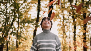 Πώς ενεργοποιούμε τις ορμόνες που φέρνουν την ευτυχία