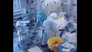 Σεισμός στην Καμτσάτκα: Έτρεμε η γη κουνιόταν αλλά οι γιατροί συνέχιζαν κανονικά την εγχείρηση