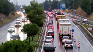 Θεσσαλονίκη: Χαμός στον Περιφερειακό λόγω βροχής και τροχαίου