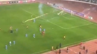 Οπαδοί στη Βολιβία πέταξαν βεγγαλικά, τραυματίζοντας ποδοσφαιριστή της ομάδας τους