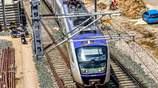 Βλάβη για την αμαξοστοιχία Αθήνα–Θεσσαλονίκη στη Σίνδο – Ταλαιπωρία για 103 επιβάτες