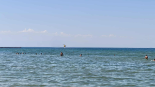 Πυρκαγιά στο Πλαγιάρι: Πλησιάζει σε αυλές σπιτιών