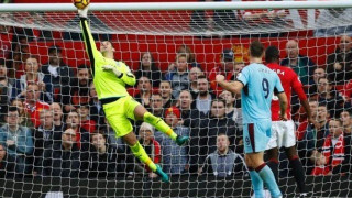 Οι 19 επεμβάσεις της Μπέρνλι και του Χίτον με τη Γιουνάιτεντ (vid)