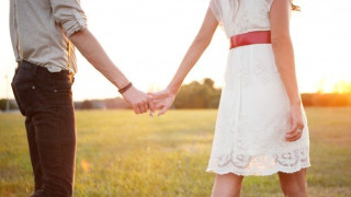 ΦΩΤΟ - Ντοκουμέντο: Ζευγάρι δύο πασίγνωστοι Έλληνες ηθοποιοί;