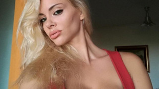 Κολάζει και Άγιο η            Ρία Αντωνίου!!! (video)