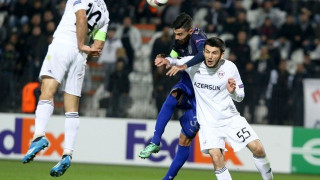 Μαύρη            βραδιά   με        άτολμους     παίκτες