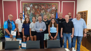 Καστοριά: Ο δήμαρχος Γιάννης Κορεντσίδης υποδέχτηκε την εθνική ομάδα Κωπηλασίας