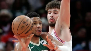 NBA: Η πρώτη κόντρα Αντετοκούνμπο-Σενγκούν μετά το... beef στο Eurobasket