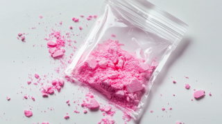 Τι είναι η ροζ κοκαΐνη με την οποία συνελήφθη γνωστή influencer