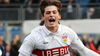 Ποιος είναι ο Ματθαίος Τσίγκας που έκανε χατ-τρικ με την Κ19 της Στουτγκάρδης