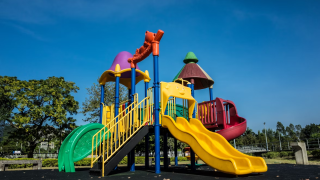 Αρτέμιδα: 9χρονη έπαθε ηλεκτροπληξία από γυμνά καλώδια σε παιδική χαρά