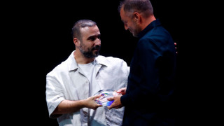 Βραβεία ΠΣΑΠΠ: Ο Αβραάμ Παπαδόπουλος τίμησε τον Γιάννη Φετφατζίδη